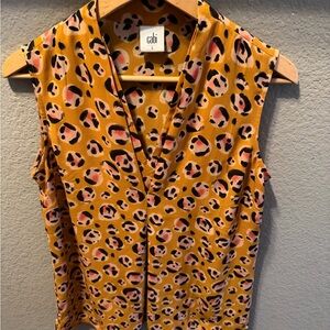 CAbi Mustard Leopard Print Sleeveless Blouse V Neck Size Small Chic Layering Top